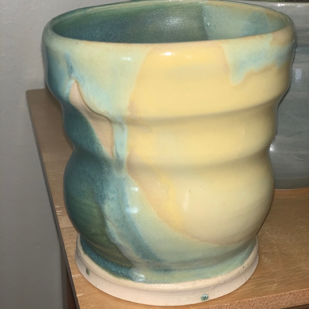 Small handmade 4β ceramic plant pot by me